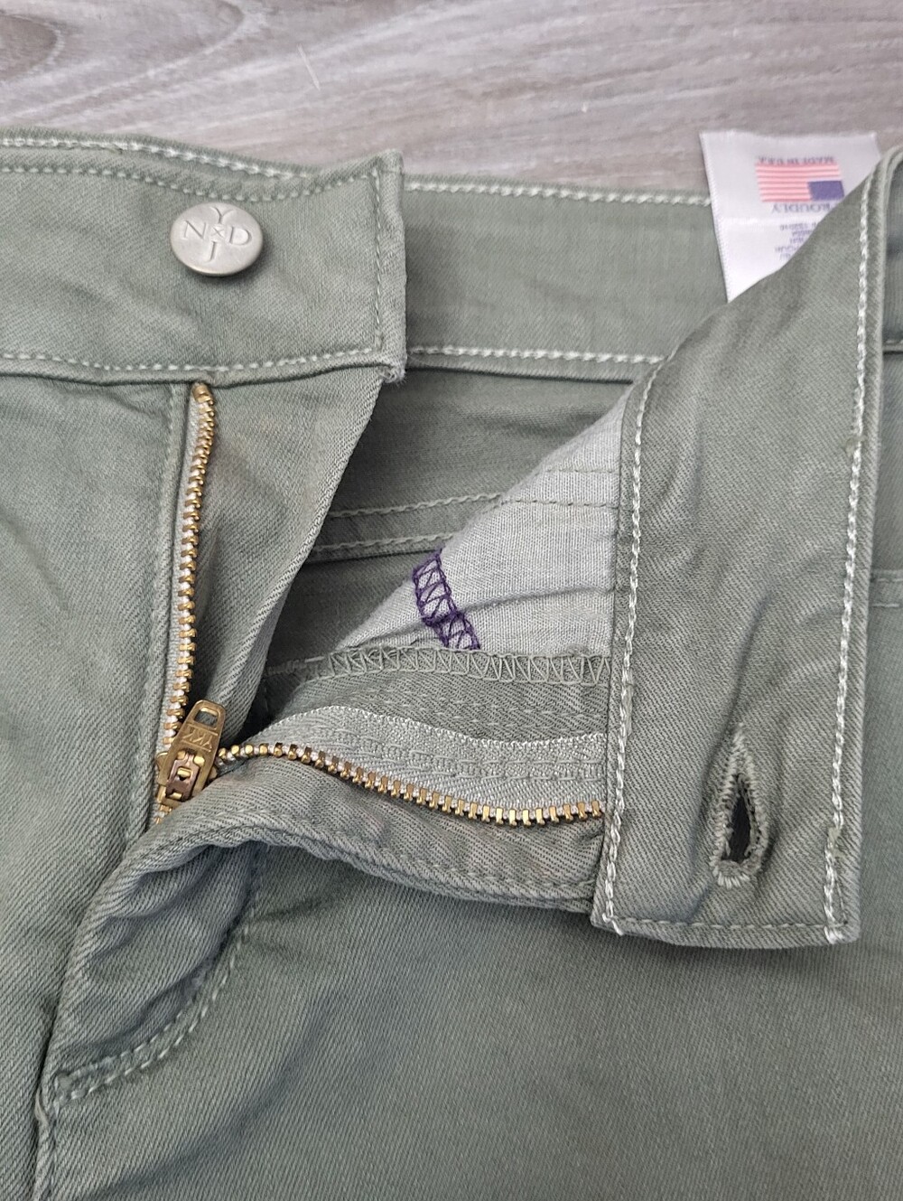 NYDJ Helen Stretch Denim Bermuda Shorts Olive Green Size 12 Petite - Picture 6 of 8